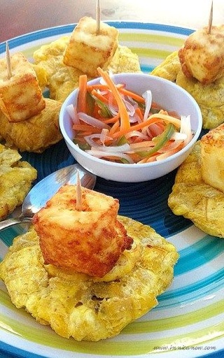 Tostones con queso